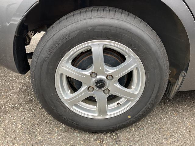 ノート Ｘ　ＦＯＵＲ　４ＷＤ　アルミホイール　スマートキー　電動格納ミラー　ＣＶＴ　盗難防止システム　衝突安全ボディ　ＡＢＳ　ＣＤ　ミュージックプレイヤー接続可　エアコン　パワーステアリング　パワーウィンドウ（6枚目）