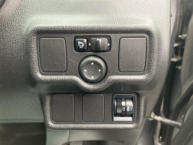 ノート Ｘ　ＦＯＵＲ　４ＷＤ　アルミホイール　スマートキー　電動格納ミラー　ＣＶＴ　盗難防止システム　衝突安全ボディ　ＡＢＳ　ＣＤ　ミュージックプレイヤー接続可　エアコン　パワーステアリング　パワーウィンドウ（13枚目）