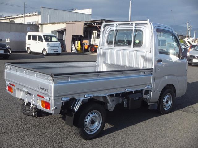 ハイゼットトラック スタンダード　【マニュアル車】　４ＷＤ　エアコン　パワステ　運転席エアバック　ＡＢＳ　アオリプロテクター　荷台マット付　（２人）（22枚目）