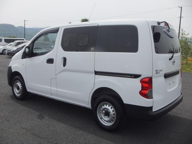 ＮＶ２００バネットバン ＤＸ　４ＷＤ　エアコン　パワステ　Ｆ席パワーウィンドウ　運転席＆助手席エアバック　ＡＢＳ　キーレス　両側スライドドア　（２／５人）　取説有り（13枚目）