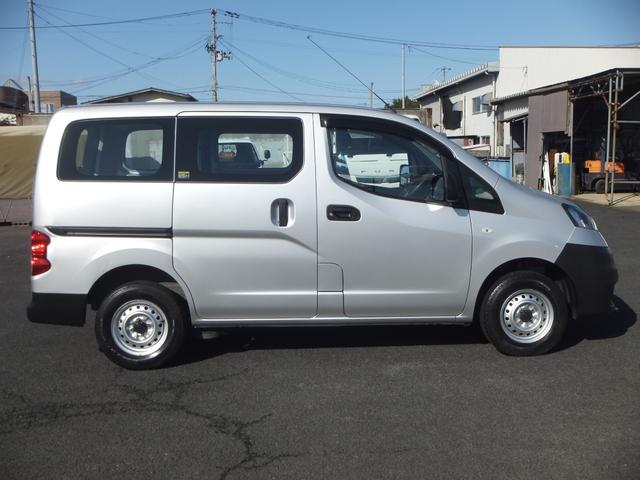 ＮＶ２００バネットバン ＤＸ　４ＷＤ　エアコン　パワステ　パワーウィンドウ　運転席＆助手席エアバック　ＡＢＳ　キーレス　（２／５人）（10枚目）