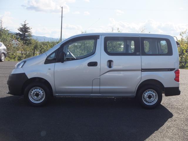 ＮＶ２００バネットバン ＤＸ　４ＷＤ　エアコン　パワステ　パワーウィンドウ　運転席＆助手席エアバック　ＡＢＳ　キーレス　（２／５人）（13枚目）