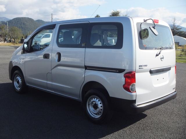 ＮＶ２００バネットバン ＤＸ　４ＷＤ　エアコン　パワステ　パワーウィンドウ　運転席＆助手席エアバック　ＡＢＳ　キーレス　（２／５人）（14枚目）