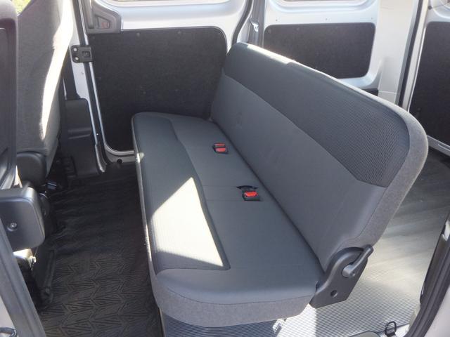 ＮＶ２００バネットバン ＤＸ　４ＷＤ　エアコン　パワステ　パワーウィンドウ　運転席＆助手席エアバック　ＡＢＳ　キーレス　（２／５人）（22枚目）
