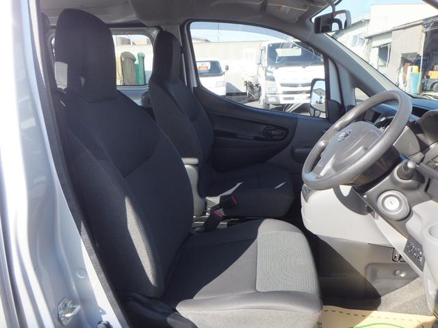 ＮＶ２００バネットバン ＤＸ　４ＷＤ　エアコン　パワステ　パワーウィンドウ　運転席＆助手席エアバック　ＡＢＳ　キーレス　（２／５人）（30枚目）