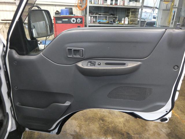 ボンゴトラック ＤＸ　標準　４ＷＤ　１．０ｔ積載　スチール（２４７ｃｍ）三方開　コラムオートマ　エアコン　パワステ　パワーウィンドウ　運転席＆助手席エアバック　（２人）　※オートマ車　ＳＫＰ２Ｌ（17枚目）