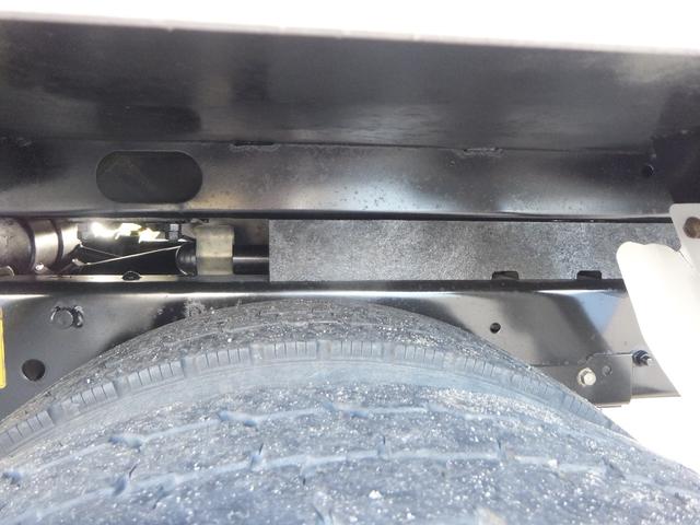 エルフトラック フルフラットローダンプ 2.0t積載 支柱有 コボレーン付 エアコン パワステ パワーウィンドウ 運転席エアバック ABS 3人 元レンタ NJR85AN(51枚目)