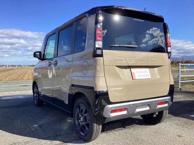 デリカミニ Ｔ　プレミアム　マイパイロット　マルチアラウンドモニター　　両側電動スライドドア　オートエアコン　リアサーキュレーター　電動パーキング　シートバックテーブル　撥水シート　１５インチアルミ（4枚目）