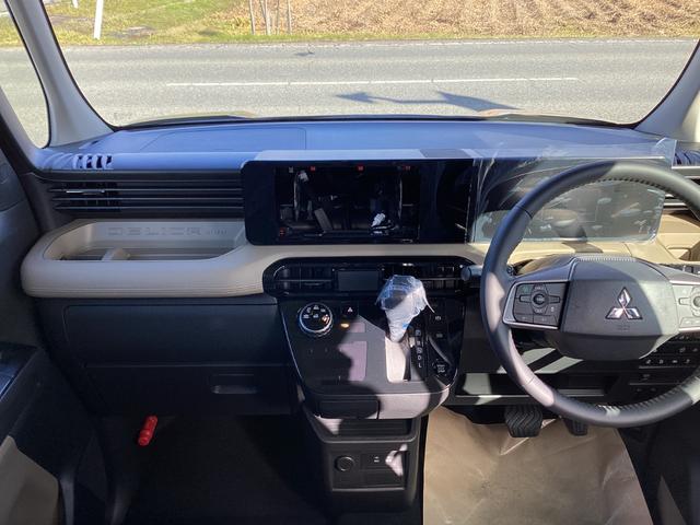 デリカミニ Ｔ　プレミアム　マイパイロット　マルチアラウンドモニター　　両側電動スライドドア　オートエアコン　リアサーキュレーター　電動パーキング　シートバックテーブル　撥水シート　１５インチアルミ（6枚目）