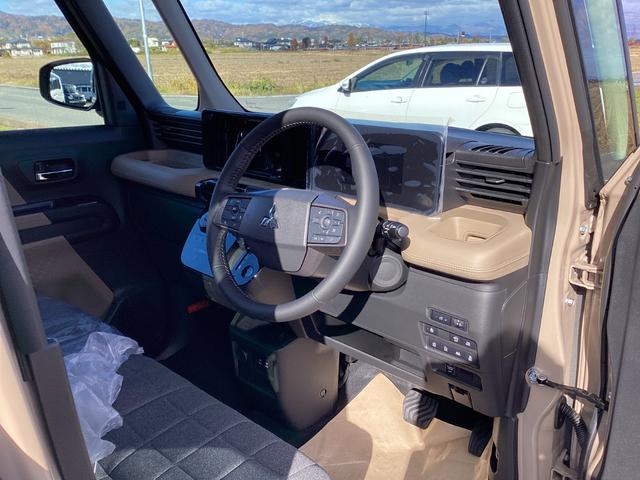 デリカミニ Ｔ　プレミアム　マイパイロット　マルチアラウンドモニター　　両側電動スライドドア　オートエアコン　リアサーキュレーター　電動パーキング　シートバックテーブル　撥水シート　１５インチアルミ（17枚目）