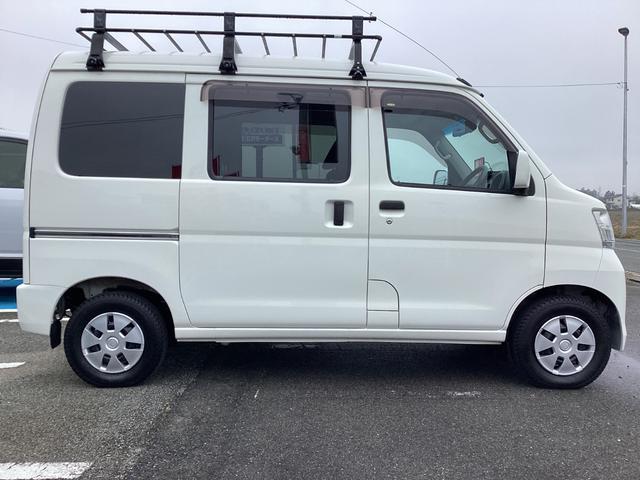 ハイゼットカーゴ クルーズリミテッド　５ＭＴ　純正ＣＤ／ラジオ　リモコンキー　両側スライドドア　電動格納ドアミラー　前後パワーウィンドー　エアコン　パワステ（4枚目）