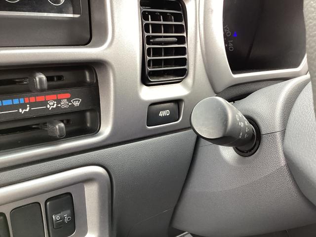 ハイゼットカーゴ クルーズリミテッド　５ＭＴ　純正ＣＤ／ラジオ　リモコンキー　両側スライドドア　電動格納ドアミラー　前後パワーウィンドー　エアコン　パワステ（12枚目）