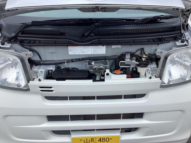 ハイゼットカーゴ クルーズリミテッド　５ＭＴ　純正ＣＤ／ラジオ　リモコンキー　両側スライドドア　電動格納ドアミラー　前後パワーウィンドー　エアコン　パワステ（25枚目）