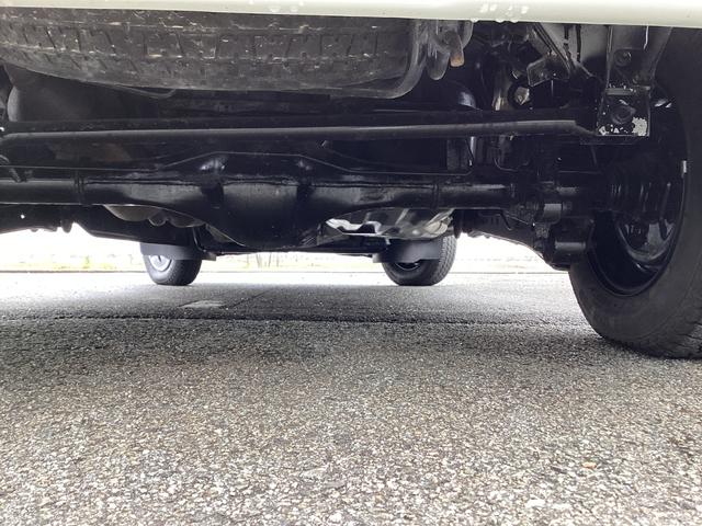 ハイゼットカーゴ クルーズリミテッド　５ＭＴ　純正ＣＤ／ラジオ　リモコンキー　両側スライドドア　電動格納ドアミラー　前後パワーウィンドー　エアコン　パワステ（28枚目）