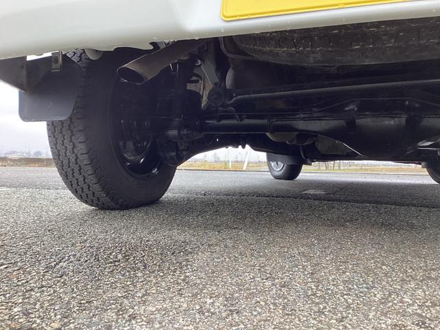 ハイゼットカーゴ クルーズリミテッド　５ＭＴ　純正ＣＤ／ラジオ　リモコンキー　両側スライドドア　電動格納ドアミラー　前後パワーウィンドー　エアコン　パワステ（29枚目）