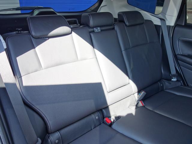 フォレスター S-Limited EyeSight搭載車 ナビ Rカメラ ナビゲーション Rカメラ ETC ドライブレコーダー LEDアクセサリーライナー STIフレキシブルタワーバー ドアバイザー パワーリヤゲート STIリヤアンダースポイラー アイサイトVer.3(14枚目)