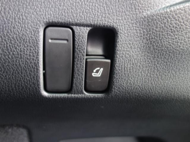 レヴォーグ １．６ＧＴ－Ｓ　ＥｙｅＳｉｇｈｔ　ナビ　Ｒカメラ　ＥＴＣ　ナビゲーション　Ｒカメラ　ＥＴＣ　ＬＥＤアクセサリーライナー　フロント＆リヤフォグランプ　フロント＆サイドカメラ　ドアバイザー　ＳＴＩドアハンドルプロテクター　シートヒーター　アイサイトＶｅｒ．３（61枚目）