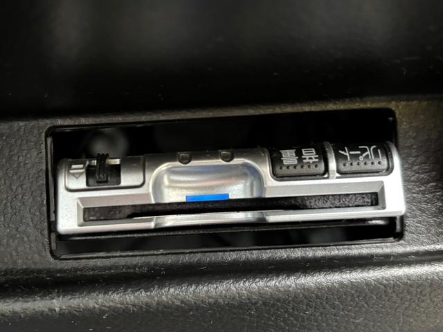 アルトワークス ベースグレード　４ＷＤ　禁煙車　５ＭＴ　フルセグナビ　ＬＥＤライト　オートライト　Ｂｌｕｅｔｏｏｔｈ　フロントフォグ　プッシュスタート　ドアバイザー　スマートキー　ＥＴＣ　夏冬タイヤ付き（17枚目）