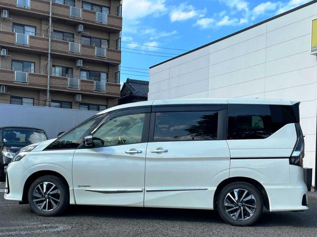 セレナ ｅ－パワー　ハイウェイスターＶ　１オーナー　プロパイロット　純正フルセグナビ　全方位カメラ　デジタルミラー　ＬＥＤライト　両側電動スライドドア　衝突軽減ブレーキ　ＡＣＣ　オートホールド　純正ドラレコ　ＥＴＣ　純正ＡＷ（8枚目）