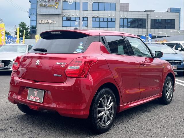 スイフト ハイブリッドＲＳ　４ＷＤ　アイドリングストップ　シートヒーター　レーンキープ　ＬＥＤヘッドライト　Ｂカメラ　衝突軽減Ｂ　ＡＣＣ　オートライト　フォグランプ　フルセグナビ　ＥＴＣ　Ｂｌｕｅｔｏｏｔｈ　１６インチ純正ＡＷ（5枚目）