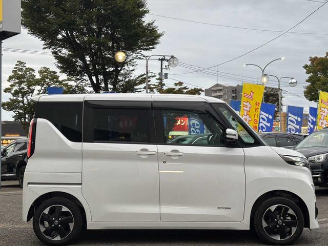 ルークス ハイウェイスター　Ｘ　４ＷＤ　１オーナー　純正フルセグナビ　左側電動スライドドア　全方位カメラ　ＬＥＤライト　シートヒーター　フォグランプ　オートライト　後席エアコン　アイドリングストップ　前後ドラレコ　純正ＡＷ（4枚目）