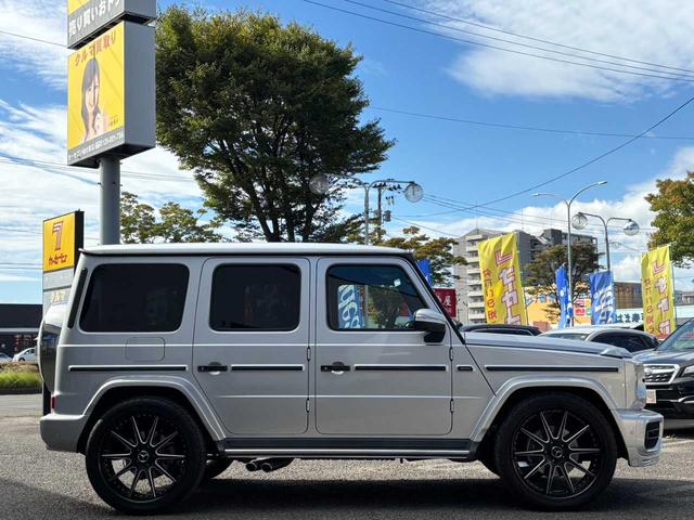 Ｇクラス Ｇ３５０ｄ　ＡＭＧライン　４ＷＤ　ラグジュアリーＰＫＧ　サンルーフ　アダプティブダンピング　黒レザー　純正ナビ　全方位カメラ　ＡＣＣ　レーンキープ　衝突軽減Ｂ　Ｂカメラ　パドルシフト　社外カスタム　社外２４ＡＷ　ＥＴＣ（4枚目）