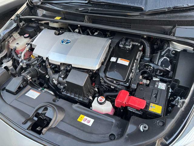 プリウス Ｓ　フルセグナビ　ＬＥＤヘッドライト　ＤＡＹライト　バックカメラ　オートクルーズ　衝突軽減ブレーキ　レーンキープ　オートマチックハイビーム　Ｂｌｕｅｔｏｏｔｈ　前後ドラレコ　ＥＴＣ　純正１５インチＡＷ（9枚目）