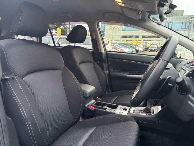 レヴォーグ ２．０ＧＴアイサイト　１オーナー　４ＷＤ　パドルシフト　フルセグナビ　バックカメラ　ＡＣＣ　ＬＥＤライト　Ｆフォグランプ　オートライト　レーンキープ　衝突軽減Ｂ　Ｂｌｕｅｔｏｏｔｈ　ＣＤ　ＥＴＣ　純正１８インチＡＷ（10枚目）