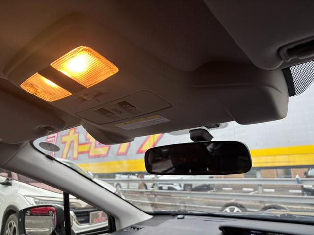 レヴォーグ ２．０ＧＴアイサイト　１オーナー　４ＷＤ　パドルシフト　フルセグナビ　バックカメラ　ＡＣＣ　ＬＥＤライト　Ｆフォグランプ　オートライト　レーンキープ　衝突軽減Ｂ　Ｂｌｕｅｔｏｏｔｈ　ＣＤ　ＥＴＣ　純正１８インチＡＷ（25枚目）