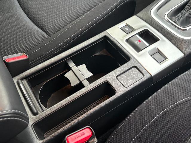 レヴォーグ ２．０ＧＴアイサイト　１オーナー　４ＷＤ　パドルシフト　フルセグナビ　バックカメラ　ＡＣＣ　ＬＥＤライト　Ｆフォグランプ　オートライト　レーンキープ　衝突軽減Ｂ　Ｂｌｕｅｔｏｏｔｈ　ＣＤ　ＥＴＣ　純正１８インチＡＷ（31枚目）