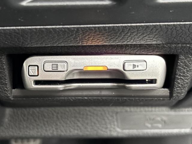 レヴォーグ ２．０ＧＴアイサイト　１オーナー　４ＷＤ　パドルシフト　フルセグナビ　バックカメラ　ＡＣＣ　ＬＥＤライト　Ｆフォグランプ　オートライト　レーンキープ　衝突軽減Ｂ　Ｂｌｕｅｔｏｏｔｈ　ＣＤ　ＥＴＣ　純正１８インチＡＷ（58枚目）
