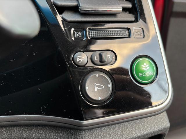 第三者の鑑定士が３４４項目の厳しくチェック！鑑定済みの車両には「鑑定書」を発行することも可能です。