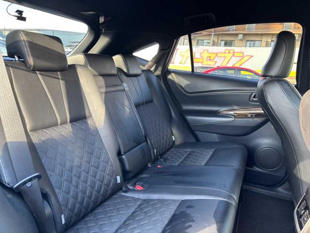 リアシートでもゆったりとおくつろぎいただけます！