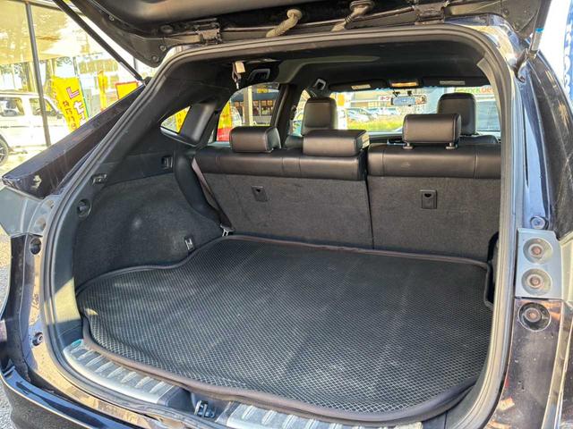 ラゲッジルームも広々としており、大きな荷物も積んでいただけます！
