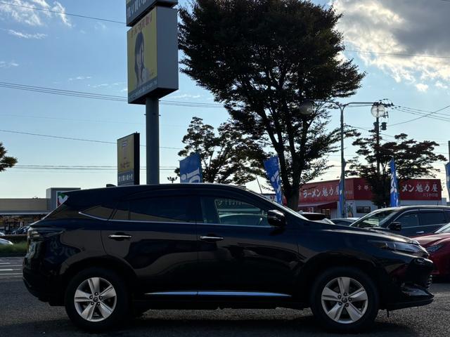 １００台の大型展示場！展示場にないお車も全国よりお探しいたします！