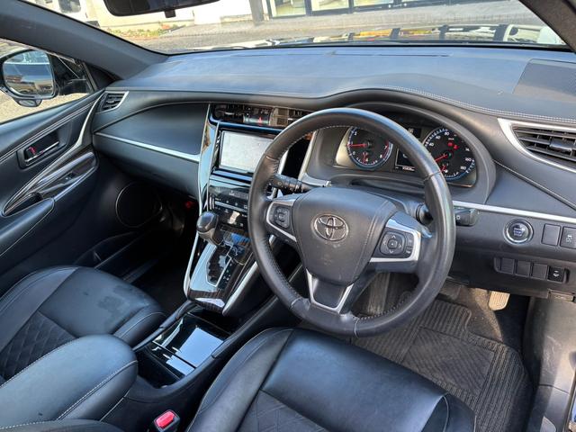 運転席・助手席周りの写真です！