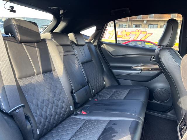 リアシートでもゆったりとおくつろぎいただけます！