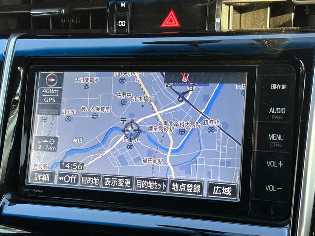 オーディオは《純正フルセグナビ》が付いています。当社でもナビは各メーカーを取り扱いしていますので、お気軽にご相談下さい！お客様のご要望に応えるオーディオをお探しします！