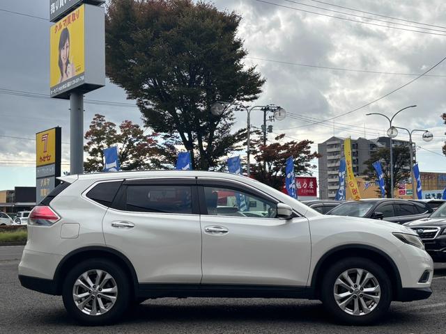 エクストレイル ２０Ｘ　エマージェンシーブレーキパッケージ　１オーナー　４ＷＤ　純正フルセグナビ　シートヒーター　バックカメラ　オートライト　クリアランスソナー　ダウンヒルアシスト　アイドリングストップ　Ｂｌｕｅｔｏｏｔｈ　ＣＤ　ドラレコ　ＥＴＣ　純正１７ＡＷ（4枚目）