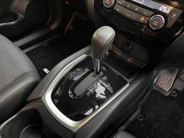 エクストレイル ２０Ｘ　エマージェンシーブレーキパッケージ　１オーナー　４ＷＤ　純正フルセグナビ　シートヒーター　バックカメラ　オートライト　クリアランスソナー　ダウンヒルアシスト　アイドリングストップ　Ｂｌｕｅｔｏｏｔｈ　ＣＤ　ドラレコ　ＥＴＣ　純正１７ＡＷ（16枚目）