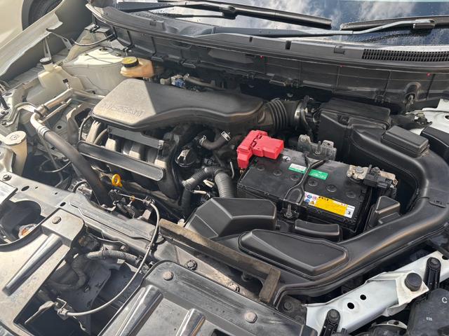 エクストレイル ２０Ｘ　エマージェンシーブレーキパッケージ　１オーナー　４ＷＤ　純正フルセグナビ　シートヒーター　バックカメラ　オートライト　クリアランスソナー　ダウンヒルアシスト　アイドリングストップ　Ｂｌｕｅｔｏｏｔｈ　ＣＤ　ドラレコ　ＥＴＣ　純正１７ＡＷ（19枚目）