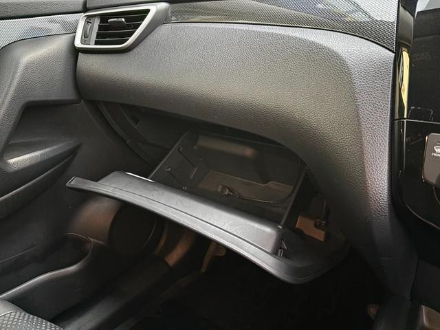 エクストレイル ２０Ｘ　エマージェンシーブレーキパッケージ　１オーナー　４ＷＤ　純正フルセグナビ　シートヒーター　バックカメラ　オートライト　クリアランスソナー　ダウンヒルアシスト　アイドリングストップ　Ｂｌｕｅｔｏｏｔｈ　ＣＤ　ドラレコ　ＥＴＣ　純正１７ＡＷ（65枚目）