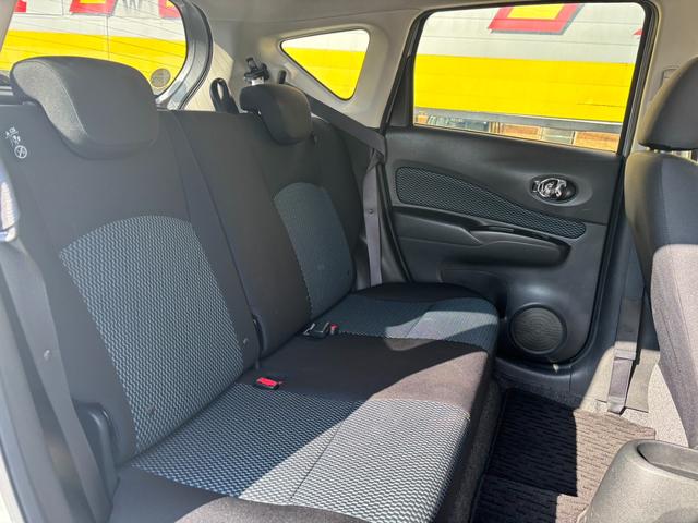 ノート Ｘ　ＤＩＧ－Ｓ　１オーナー　禁煙　フルセグナビ　Ｂカメラ　アイドリングストップ　ＡＵＸ端子　スマートキー　プッシュスタート　電動格納ミラー　パワーウィンドウ　マニュアルエアコン（52枚目）