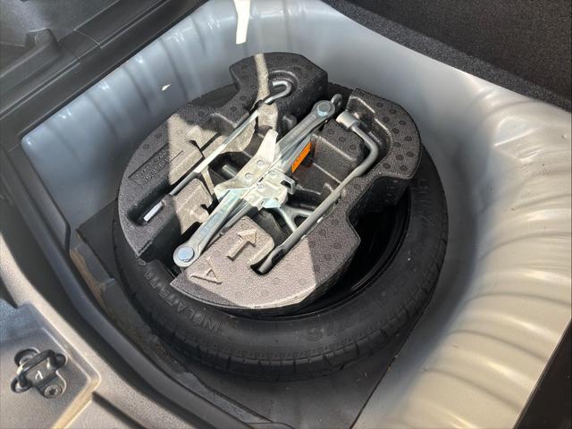 ノート Ｘ　ＤＩＧ－Ｓ　１オーナー　禁煙　フルセグナビ　Ｂカメラ　アイドリングストップ　ＡＵＸ端子　スマートキー　プッシュスタート　電動格納ミラー　パワーウィンドウ　マニュアルエアコン（62枚目）