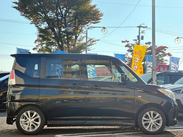 ソリオ ハイブリッドMX デュアルカメラブレーキS装着車 4WD 純正フルセグナビ 片側電動スライドドア シートヒーター アイドリングストップ 衝突軽減B レーンキープ スマートキー プッシュスタート ETC 純正15AW(4枚目)