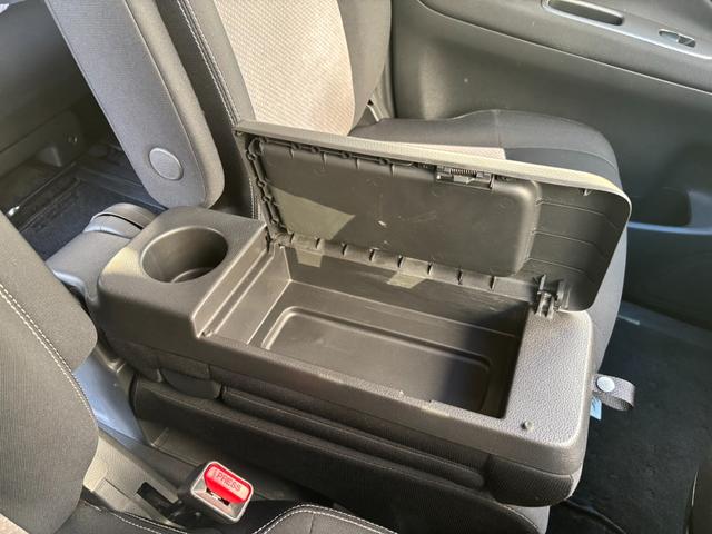 セレナ ライダー ブラックライン S-ハイブリッド 1オーナー 両側電スラ フルセグナビ バックカメラ LEDヘッドライト アイドリングストップ オートクルーズ フォグランプ オートライト レーンキープ サイドバイザー 純正16インチAW(65枚目)