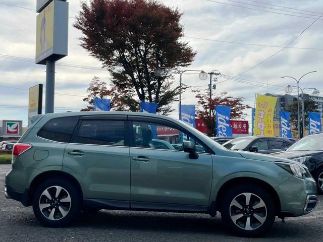フォレスター 2.0i-L アイサイト 1オーナー 4WD パドルシフト シートヒーター Bカメラ フルセグテレビ LEDライト Fランプ ACC 衝突軽減B レーンキープ アイドリングストップ ドラレコ ETC 純正17インチAW(4枚目)