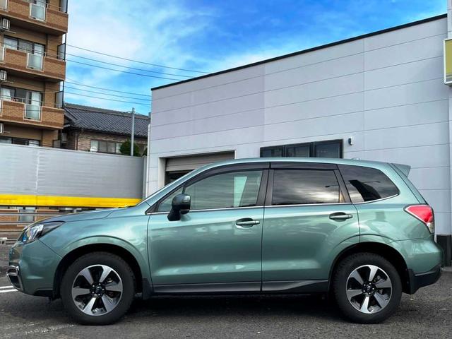 フォレスター 2.0i-L アイサイト 1オーナー 4WD パドルシフト シートヒーター Bカメラ フルセグテレビ LEDライト Fランプ ACC 衝突軽減B レーンキープ アイドリングストップ ドラレコ ETC 純正17インチAW(8枚目)