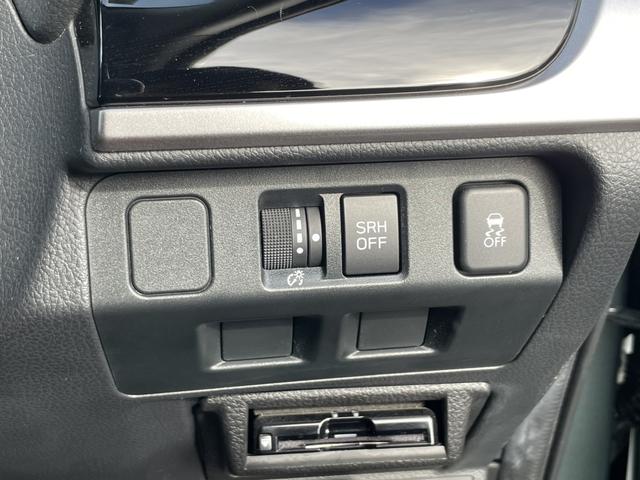 フォレスター 2.0i-L アイサイト 1オーナー 4WD パドルシフト シートヒーター Bカメラ フルセグテレビ LEDライト Fランプ ACC 衝突軽減B レーンキープ アイドリングストップ ドラレコ ETC 純正17インチAW(16枚目)