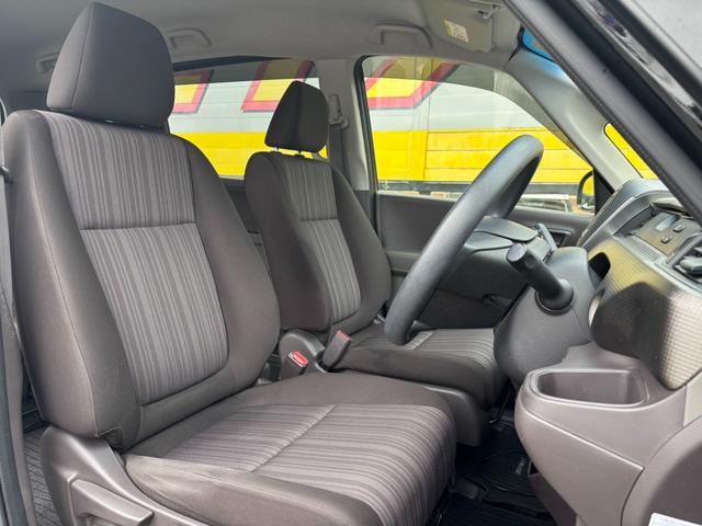 フリード Ｂ　１オーナー　バックカメラ　ＨＩＤヘッドライト　３列シート　ＥＴＣ　両側スライイドドア　ＡＢＳ　ＥＳＣ　スマートキー　プッシュスタート　Ｂｌｕｅｔｏｏｔｈ　ＤＶＤ　ＣＤ　純正ホイール＆アルミホイール付！（10枚目）